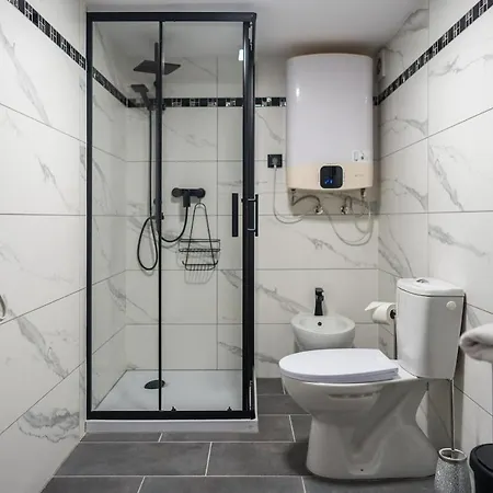 Residenza Santa Anastasia With Ac And Lift * 베로나