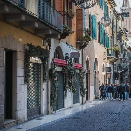 Residenza Santa Anastasia With Ac And Lift *