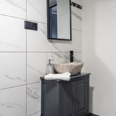 아파트 Residenza Santa Anastasia With Ac And Lift